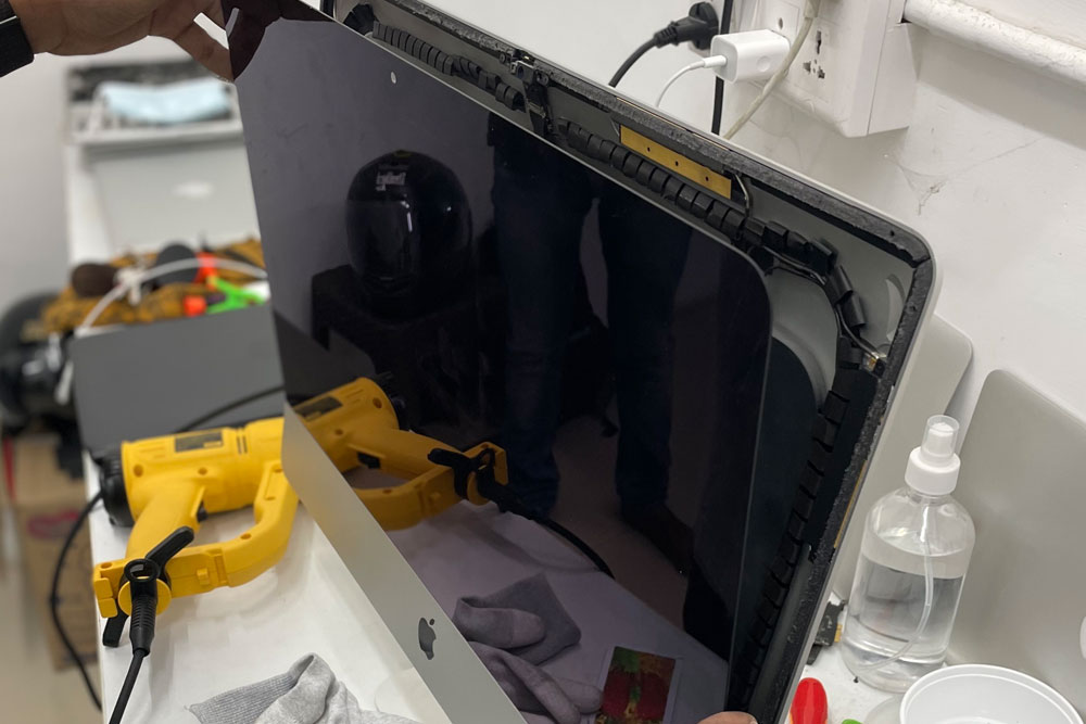 Apple Macbook Screen Replacement
